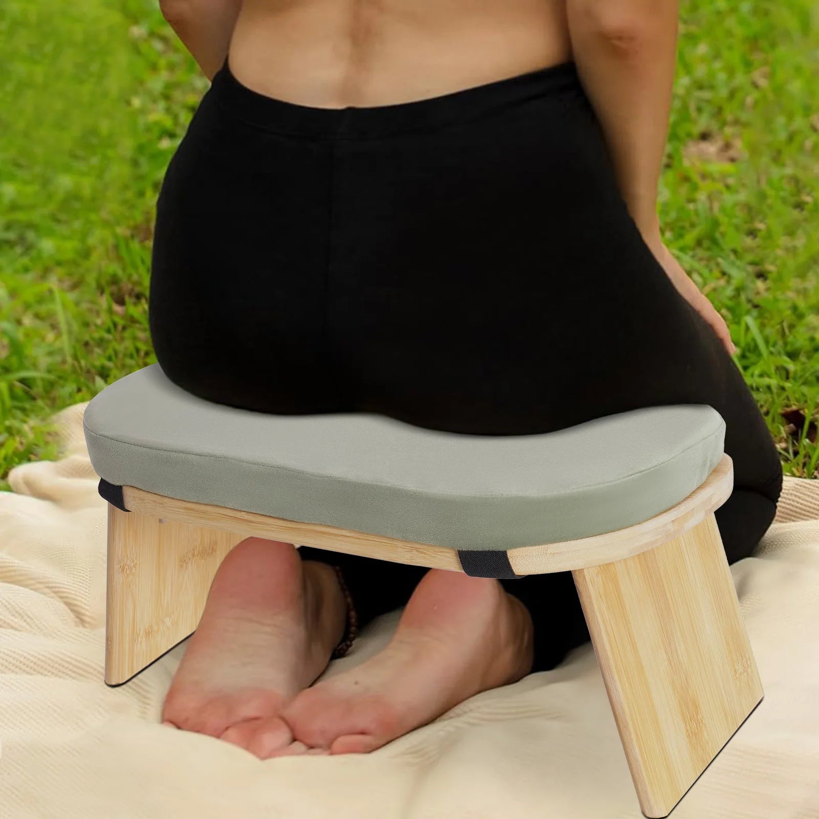 Foldable Bamboo Kneeling Bench – Velvet Cushion & Ergonomic Tilt